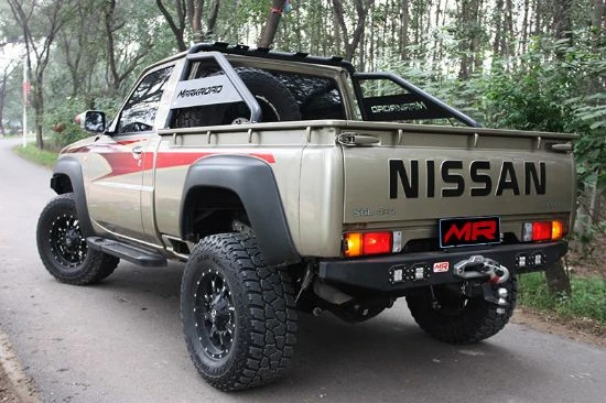 Nissan Patrol Y61 rear strut with winch hole